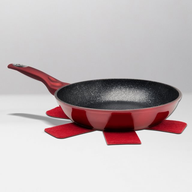 【EXCELSA】Phoenix鍋具保護墊+石紋不沾平底鍋(24cm) | 平煎鍋