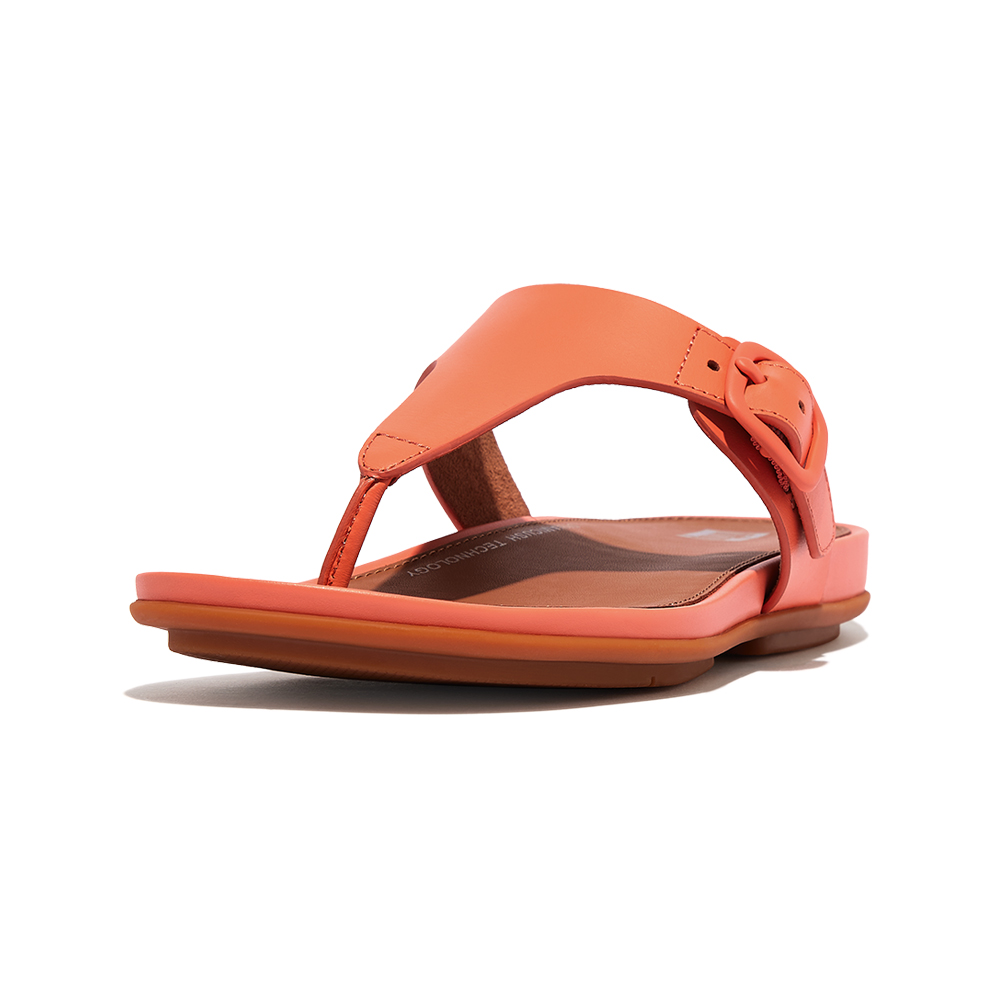 春季露營【FitFlop】GRACIE RUBBER-BUCKLE LEATHER TOE-POST SANDALS扣環造型皮革夾脚涼鞋-女(珊瑚色)